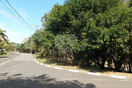 Casa à venda com 3 suítes no condomínio Recanto dos Paturis, Vinhedo - SP