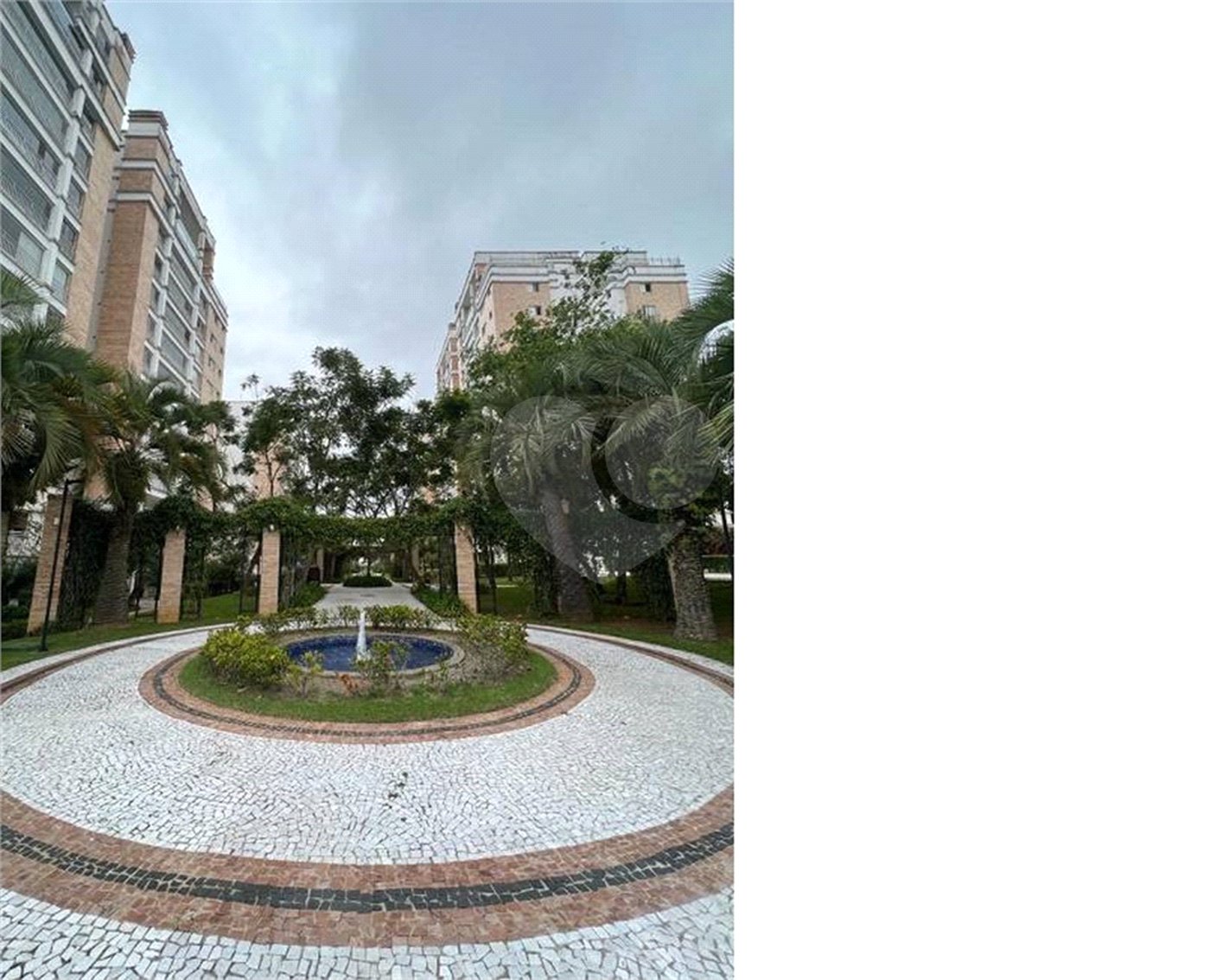 Apartamento à venda com 4 quartos, sendo 3 suítes,  em Vila Oliveira, Mogi das Cruzes, SP