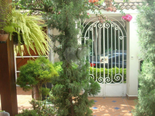 Casa à venda com 4 suítes em Jardim Franca, São Paulo, SP