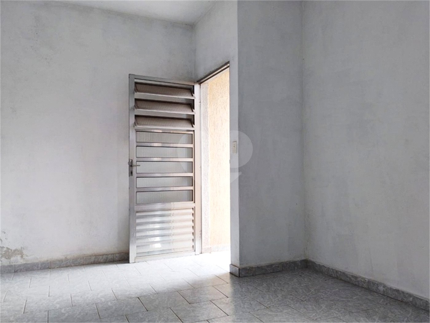 Sobrado à venda com 2 quartos em Vila Nivi, São Paulo, SP