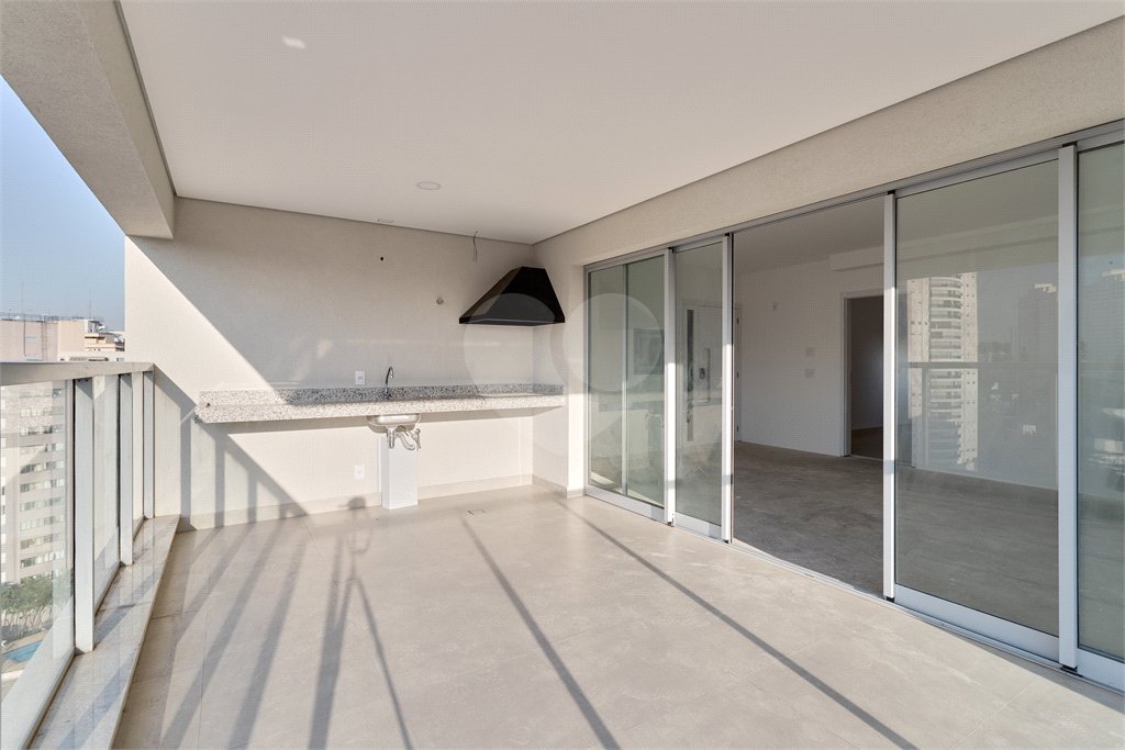 Apartamento à venda com 3 quartos, sendo 1 suíte, em Jardim Marajoara, São Paulo, SP