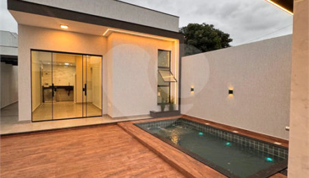 Casa à venda com 2 quartos, sendo 1 suíte,  em Guriri, Cabo Frio, RJ