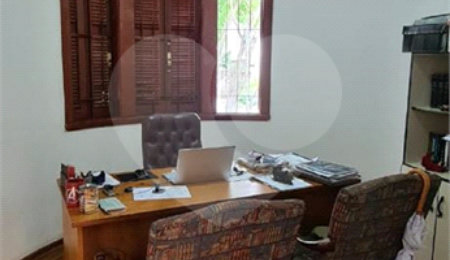 Sobrado à venda com 4 quartos, sendo 1 suíte,  em Pacaembu, São Paulo, SP
