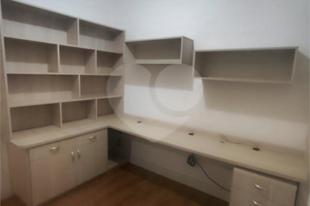 Casa à venda com 4 quartos, sendo 1 suíte, em Ivoturucaia, Jundiaí, SP