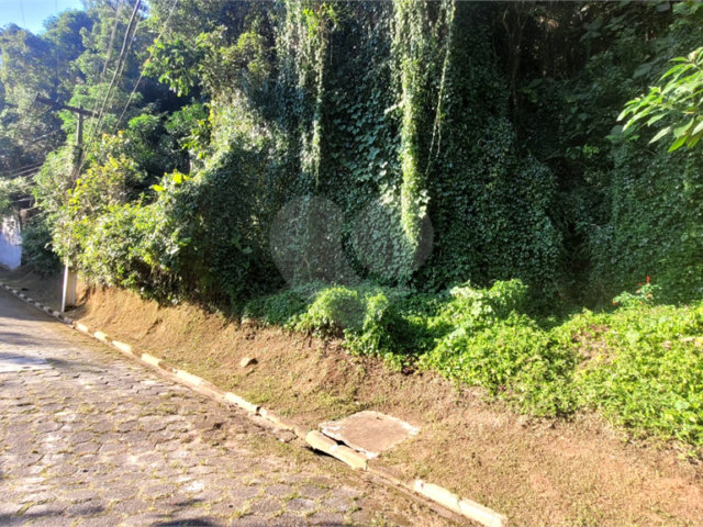 Terreno à venda no condomínio Parque Imperial da Cantareira, Mairiporã - SP