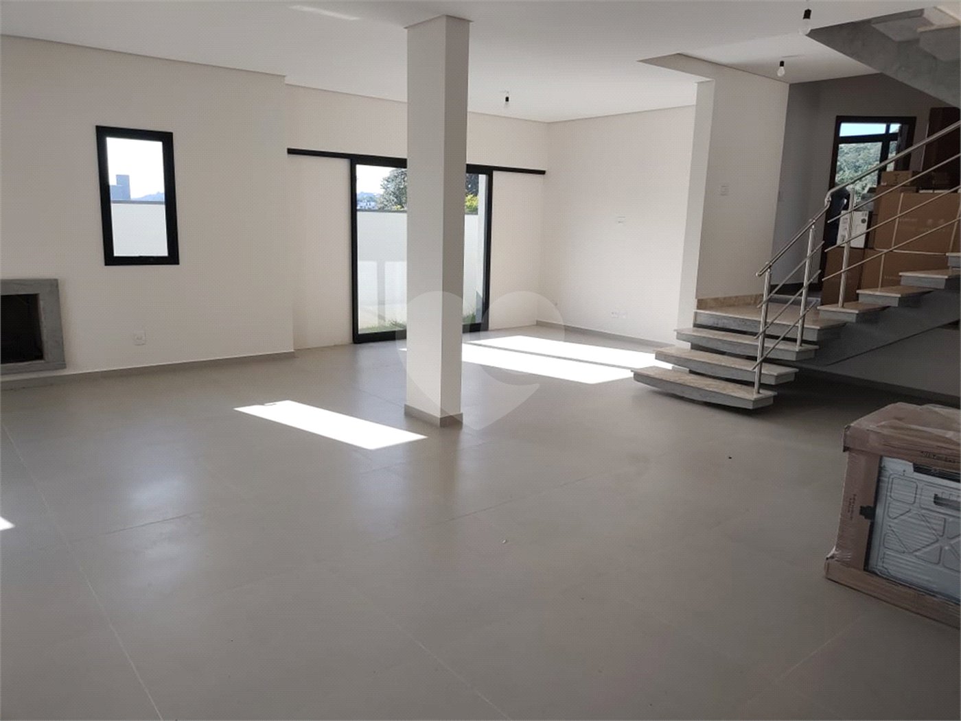 Casa à venda com 3 suítes no condomínio Santa Isabel I, Louveira - SP