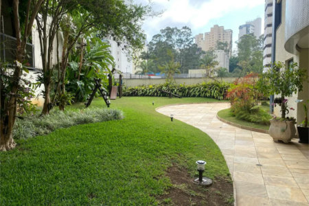 Apartamento à venda com 3 quartos, sendo 1 suíte, em Vila Andrade, São Paulo, SP