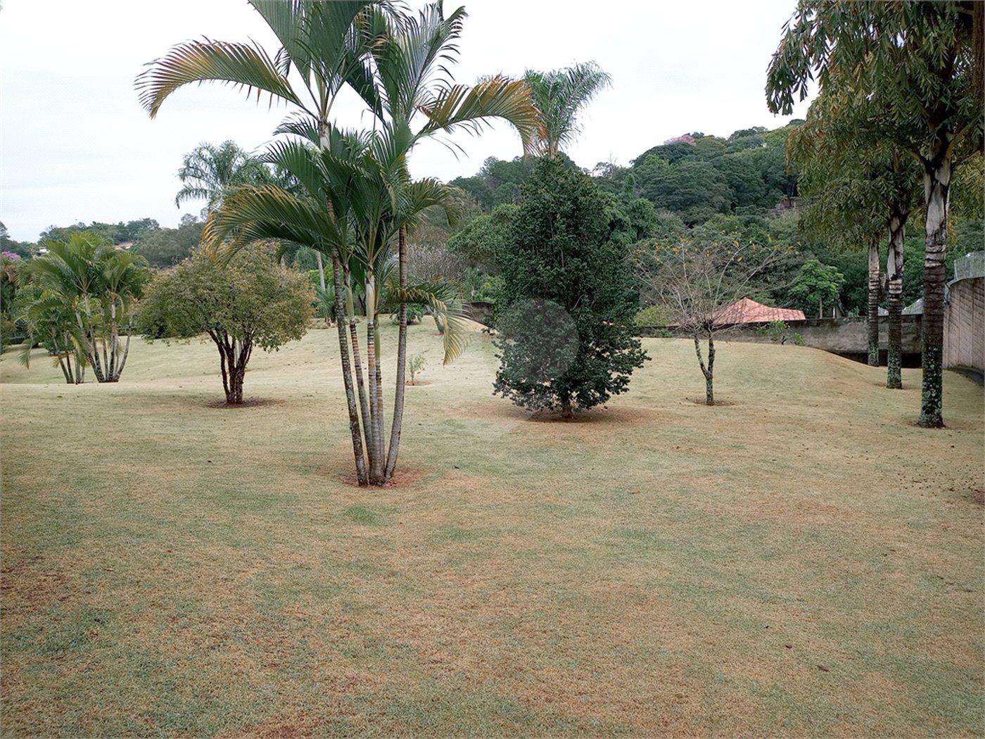 Casa à venda com 4 suítes no condomínio Estância Marambaia, Vinhedo - SP