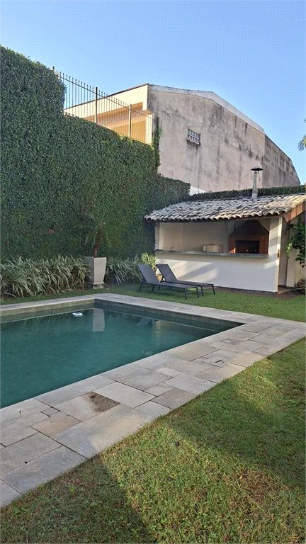 Casa à venda com 5 quartos, sendo 4 suítes, em Butantã, São Paulo, SP