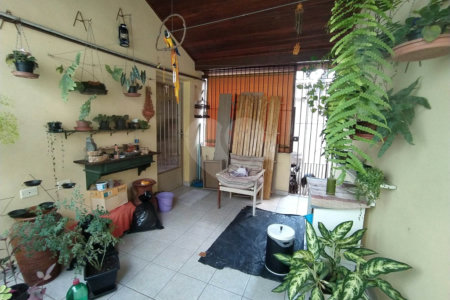 Casa à venda com 6 quartos, sendo 2 suítes, em Chora Menino, São Paulo, SP