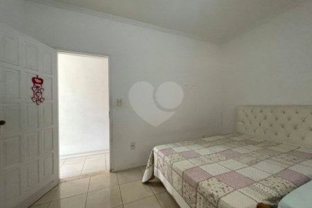 Casa à venda com 4 quartos em Santa Cruz, Rio de Janeiro, RJ