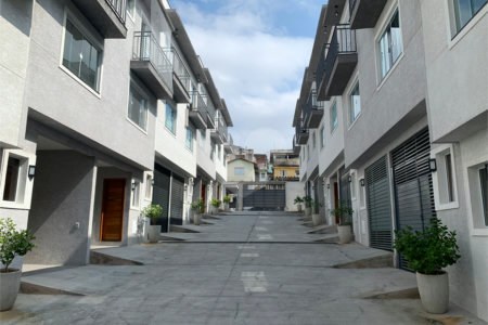 Casa à venda com 2 suítes no condomínio Residencial Napoles, São Paulo - SP
