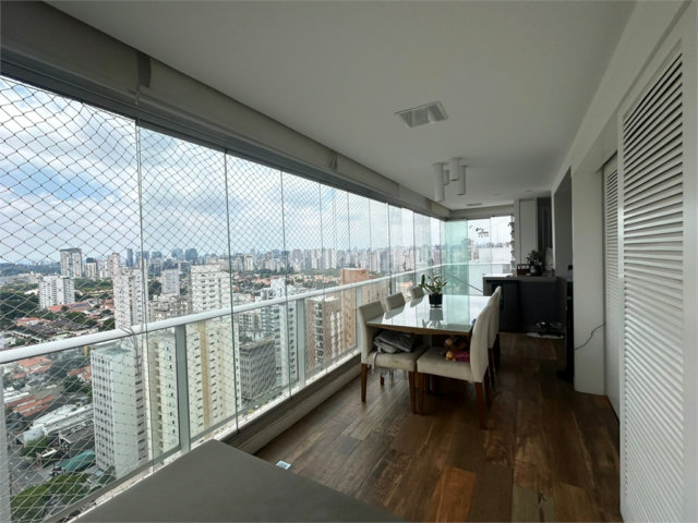 Apartamento à venda com 2 quartos, sendo 1 suíte,  em Brooklin, São Paulo, SP