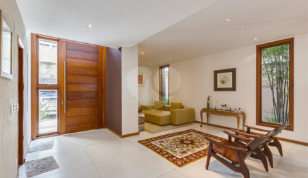 Sobrado à venda com 4 quartos, sendo 2 suítes,  em Alto da Boa Vista, São Paulo, SP