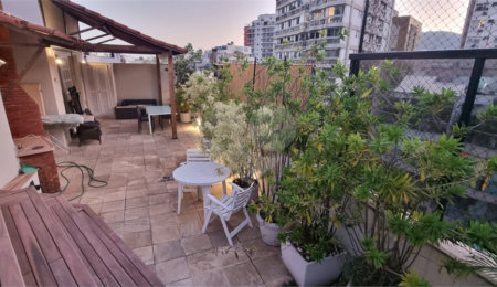 Cobertura à venda com 3 quartos, sendo 2 suítes,  em Lagoa, Rio de Janeiro, RJ