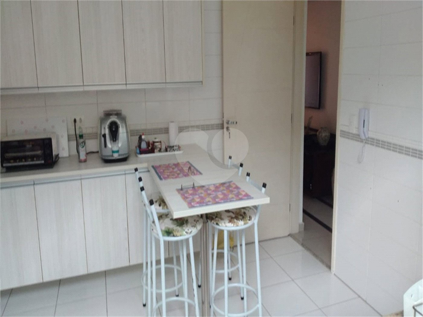 Casa à venda com 3 quartos, sendo 2 suítes, no condomínio Villa's Residencial, São Paulo - SP