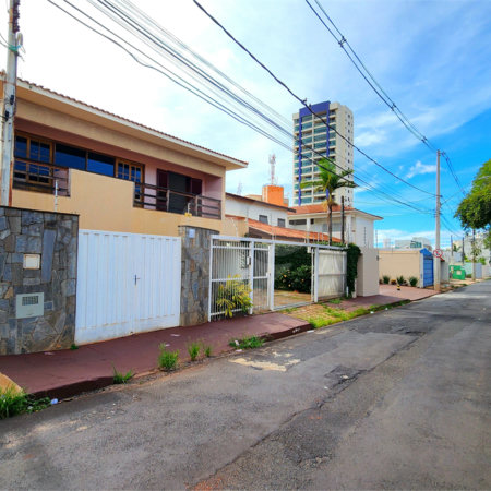 Sobrado à venda com 4 quartos, sendo 2 suítes, em Jardim Primavera, Araraquara, SP