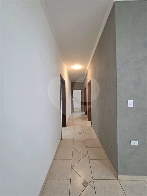 Casa à venda com 3 quartos, sendo 1 suíte, no condomínio Residencial Jardim das Palmeiras, Vinhedo - SP