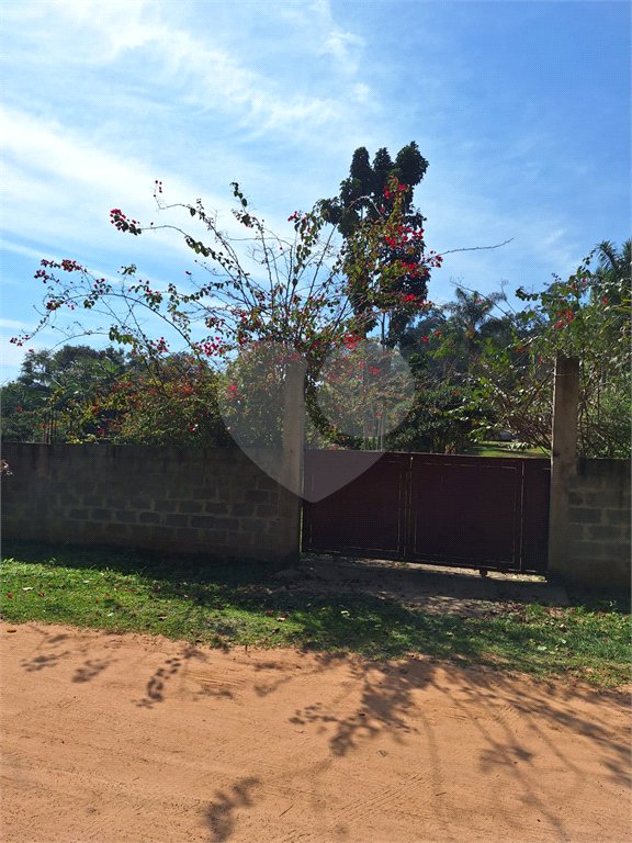 Chácara à venda ou para alugar com 3 quartos, sendo 1 suíte,  em Parque Residencial Itapeti, Mogi das Cruzes, SP