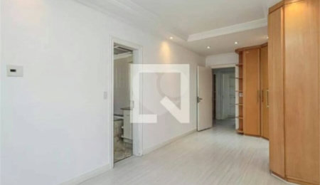 Apartamento à venda com 3 quartos, sendo 1 suíte,  em Santa Paula, São Caetano do Sul, SP