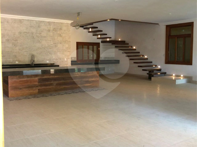 Casa à venda com 5 suítes no condomínio Alpes da Cantareira, Mairiporã - SP