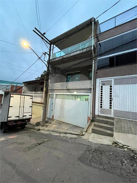 Sobrado à venda com 3 quartos, sendo 1 suíte, em Tremembé, São Paulo, SP