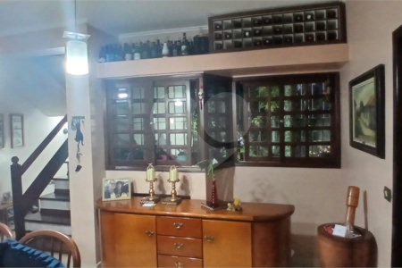 Sobrado à venda com 3 suítes em Nova Petrópolis, São Bernardo do Campo, SP