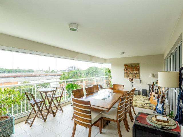 Apartamento à venda com 3 suítes em Santo Amaro, São Paulo, SP
