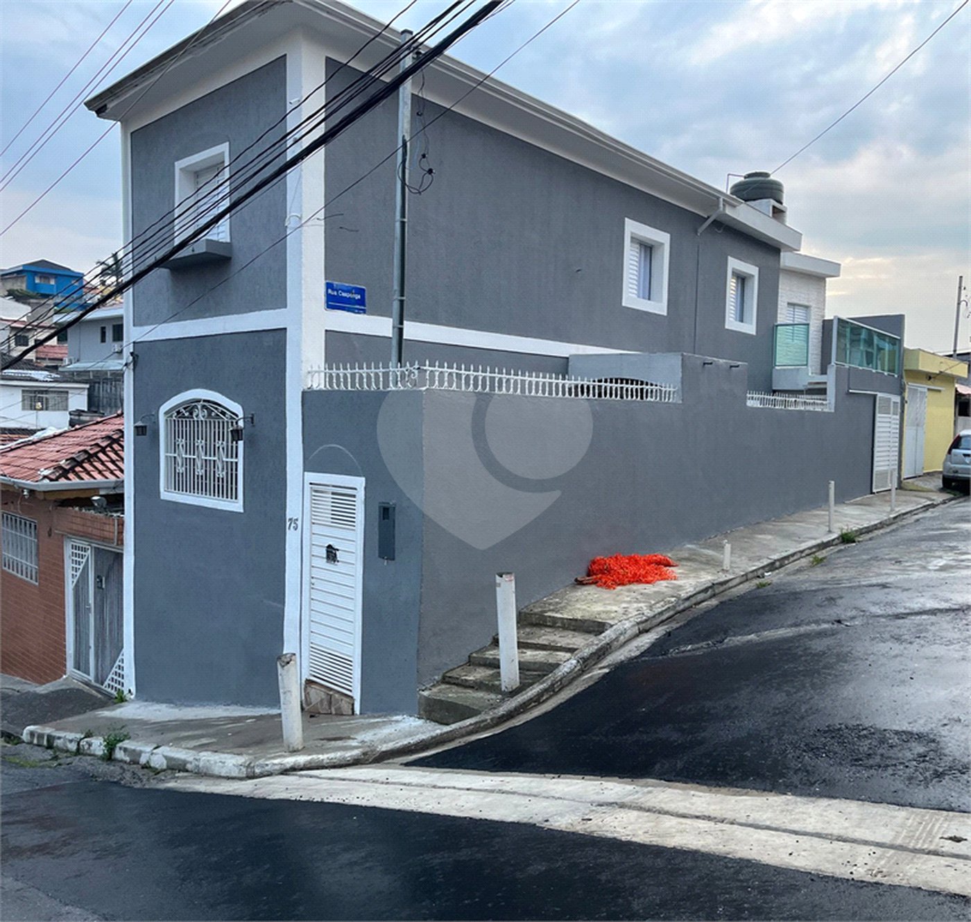 Sobrado à venda com 3 quartos em Vila Laís, São Paulo, SP