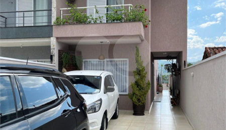 Sobrado à venda com 3 quartos, sendo 1 suíte,  em Vila Suissa, Mogi das Cruzes, SP