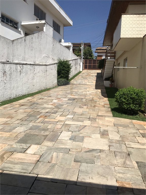 Sobrado à venda com 5 quartos, sendo 1 suíte, em Jardim São Bento, São Paulo, SP