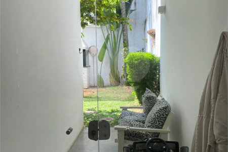 Sobrado à venda com 4 quartos, sendo 1 suíte, em Jardim Prudência, São Paulo, SP