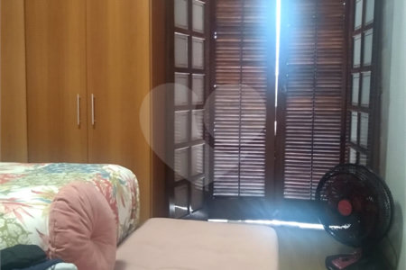 Sobrado à venda com 3 quartos, sendo 1 suíte,  em Vila do Castelo, São Paulo, SP