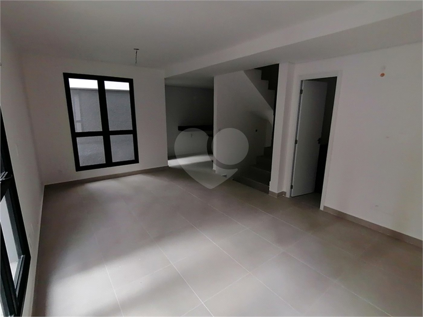 Casa à venda ou para alugar com 3 quartos, sendo 1 suíte,  no condomínio Cube Tutóia, São Paulo - SP