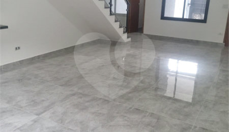 Sobrado à venda com 3 quartos, sendo 1 suíte,  em Vila São Paulo, São Paulo, SP