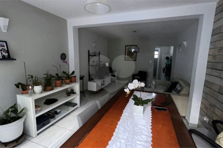 Sobrado à venda com 3 quartos em Água Fria, São Paulo, SP