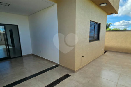 Casa à venda com 2 quartos, sendo 1 suíte, no condomínio Tivolli, Itapetininga - SP