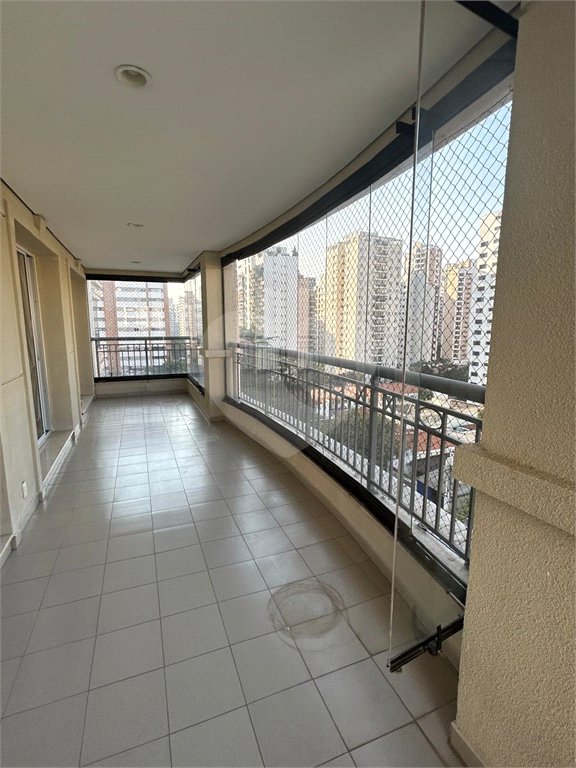 Apartamento à venda com 3 suítes em Indianópolis, São Paulo, SP