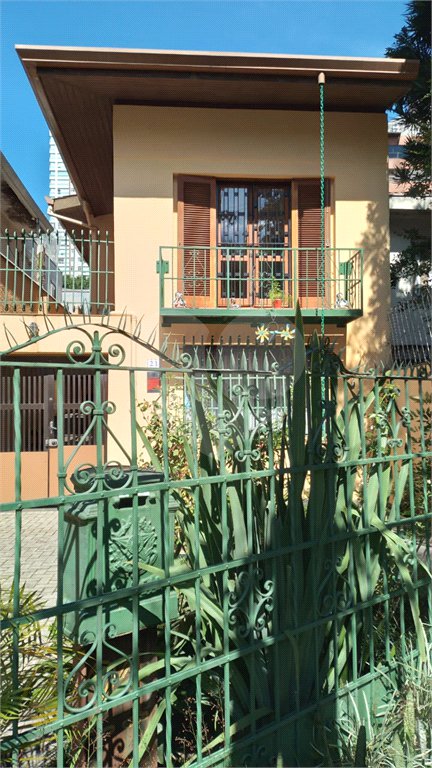 Casa à venda com 3 quartos, sendo 1 suíte, em Vila Mariana, São Paulo, SP