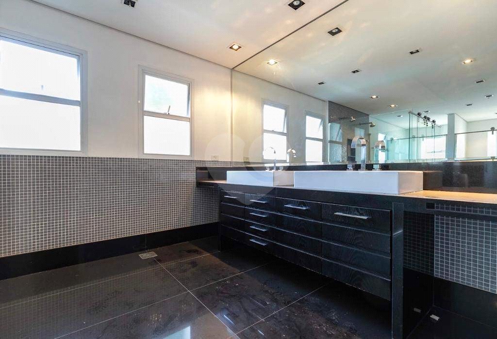 Casa à venda com 4 suítes no condomínio L`exclusive, São Paulo - SP