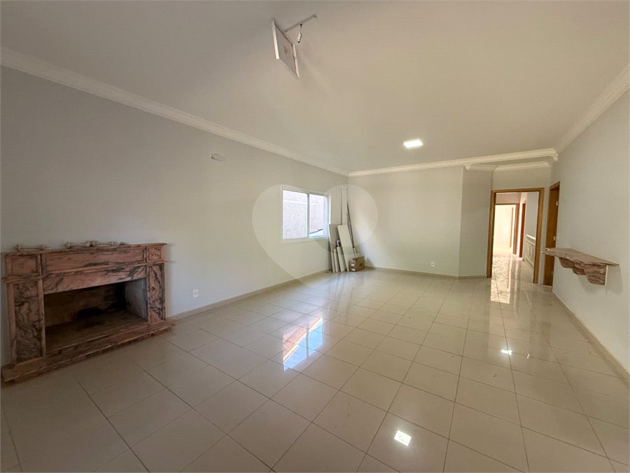 Casa à Venda com 5 Suítes na Vila Giglio em Atibaia/SP