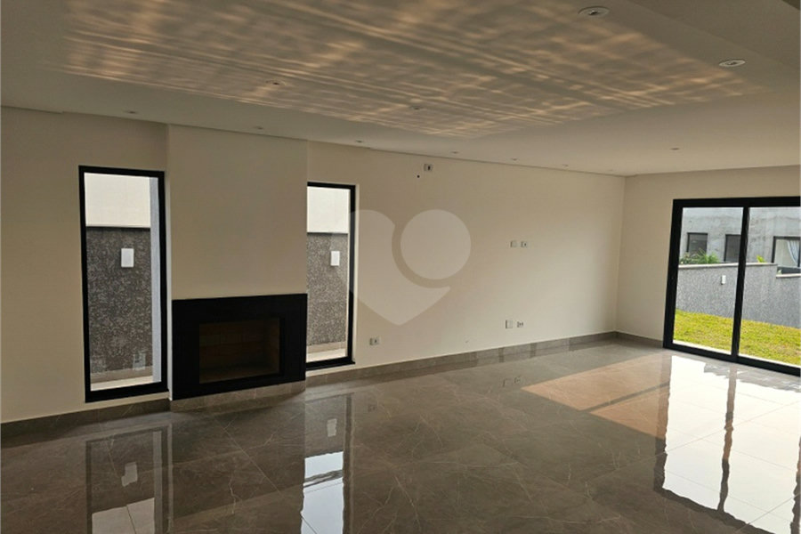 Sobrado à venda com 4 quartos, sendo 3 suítes, em Mariápolis Ginetta, Vargem Grande Paulista, SP