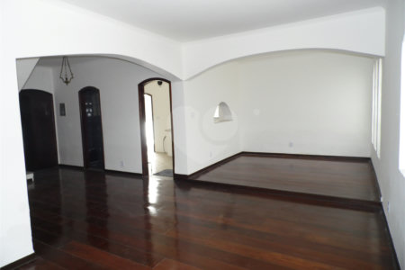 Casa à venda com 5 quartos, sendo 3 suítes, em Vila São Francisco, São Paulo, SP