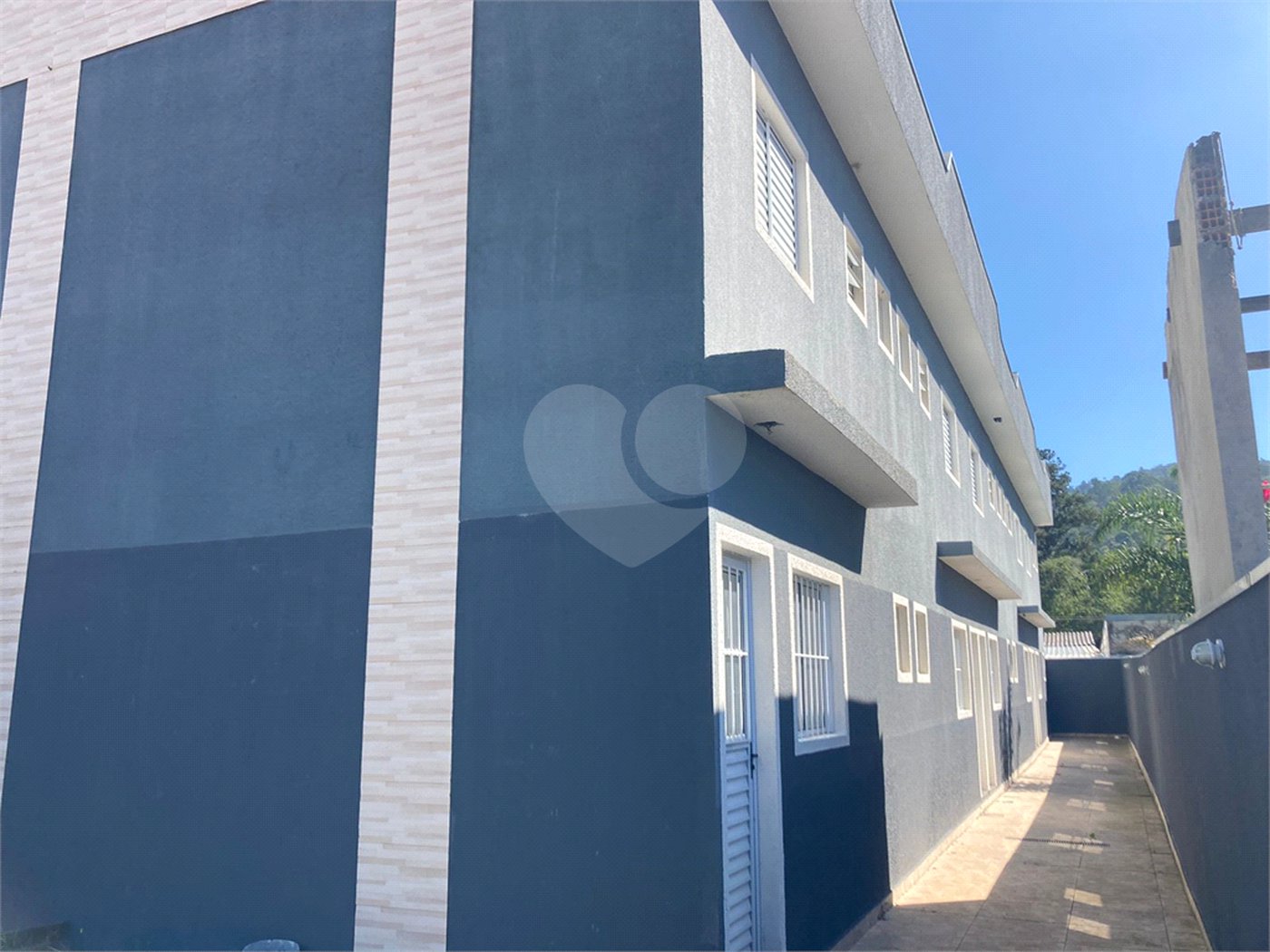 Casa à venda com 2 suítes no condomínio Villagio, Mogi das Cruzes - SP