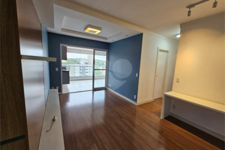 Apartamento à venda com 3 quartos, sendo 1 suíte,  em Vila Santa Catarina, São Paulo, SP