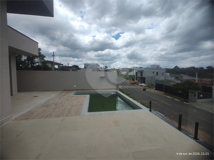 Casa exclusiva em Atibaia de alto padrão com 3 suítes, piscina, espaço gourmet, condomínio fechado, aceita financiamento