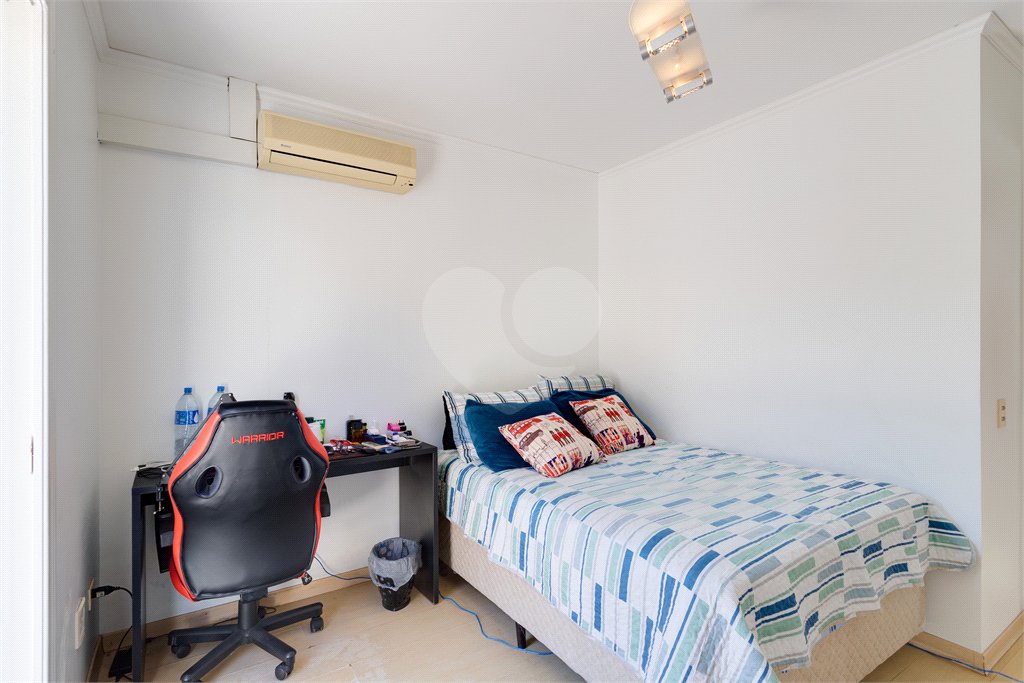 Casa à venda com 4 quartos, sendo 2 suítes, no condomínio Villa Franz Schubert, São Paulo - SP