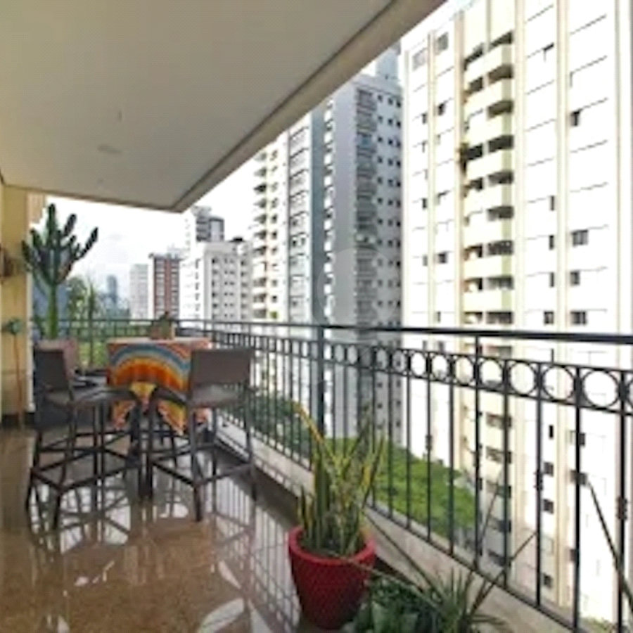 Apartamento - Brooklin Novo - 4 Dormitórios - 245m².