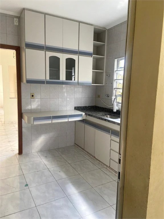 Espaçosa Casa Térrea para locação - Vila Ipojuca