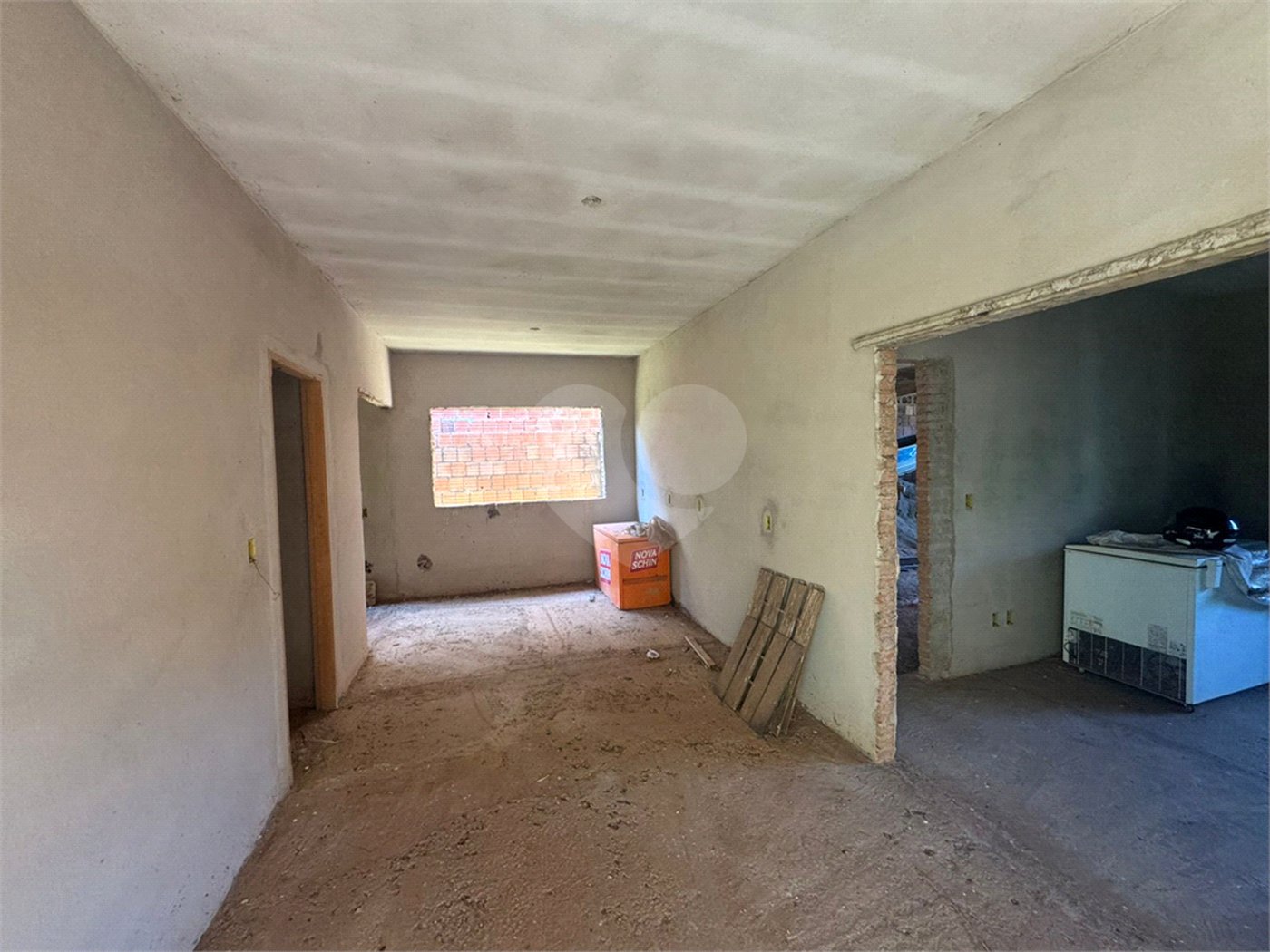 Casa á venda com 03 dormitórios, no residencial Itamarati em São Carlos.